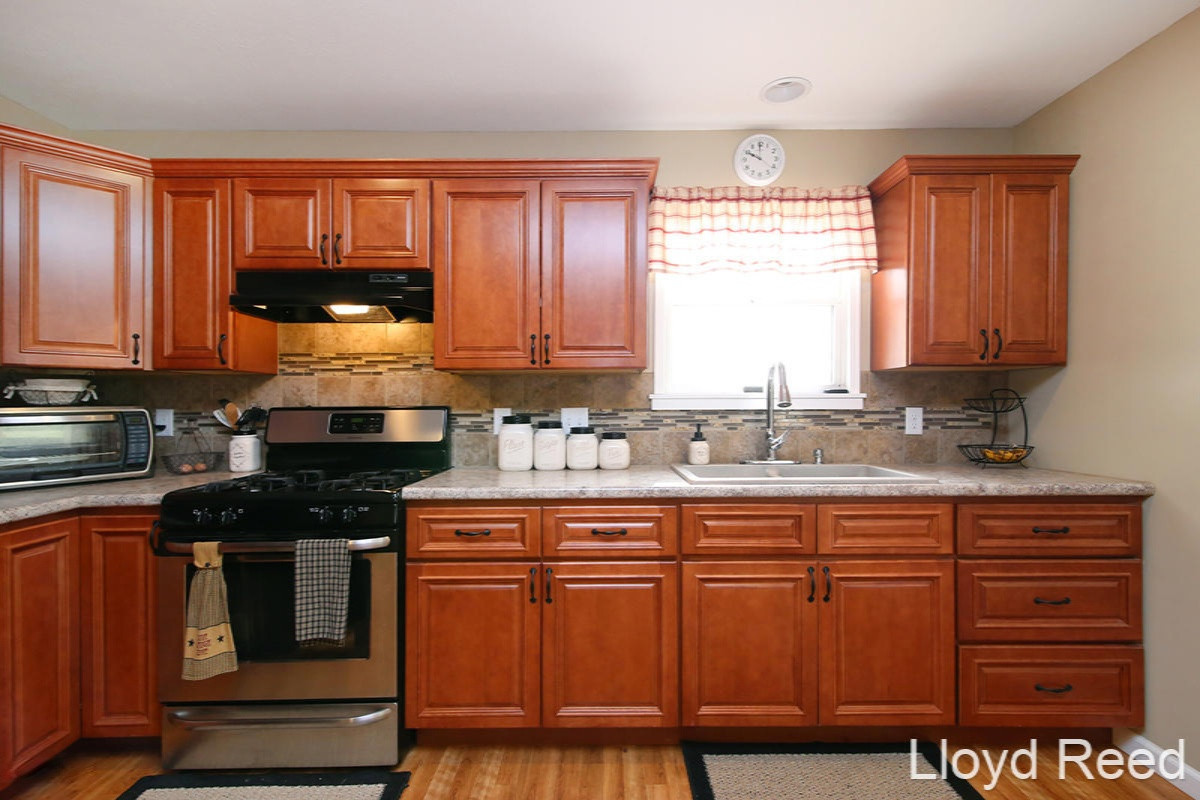 12250 West Cutler Road Lakeview, MI 48850 - Photo 3 of 28 Kitchen Photo 2