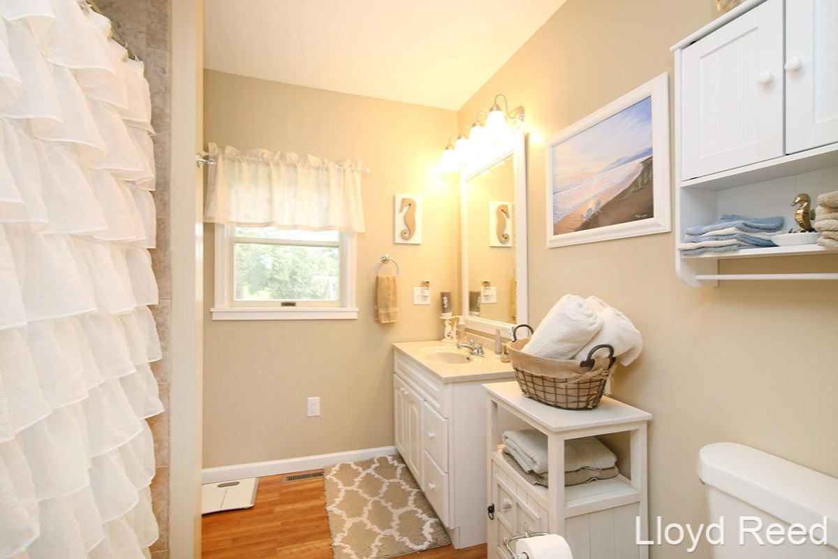 12250 West Cutler Road Lakeview, MI 48850 - Photo 10 of 28 Full Bath