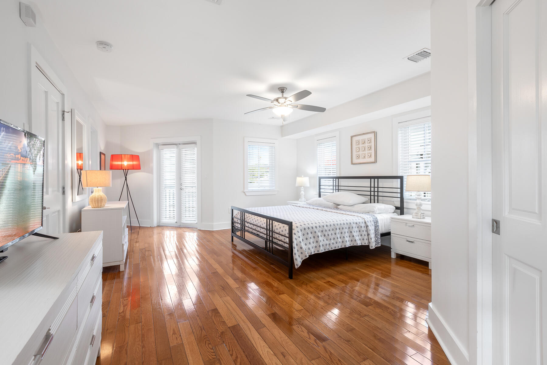 1011 Simonton Street, Unit 1 Key West, FL 33040 - Photo 14 of 33 1011 SIMONTON ST #1 WEB-15