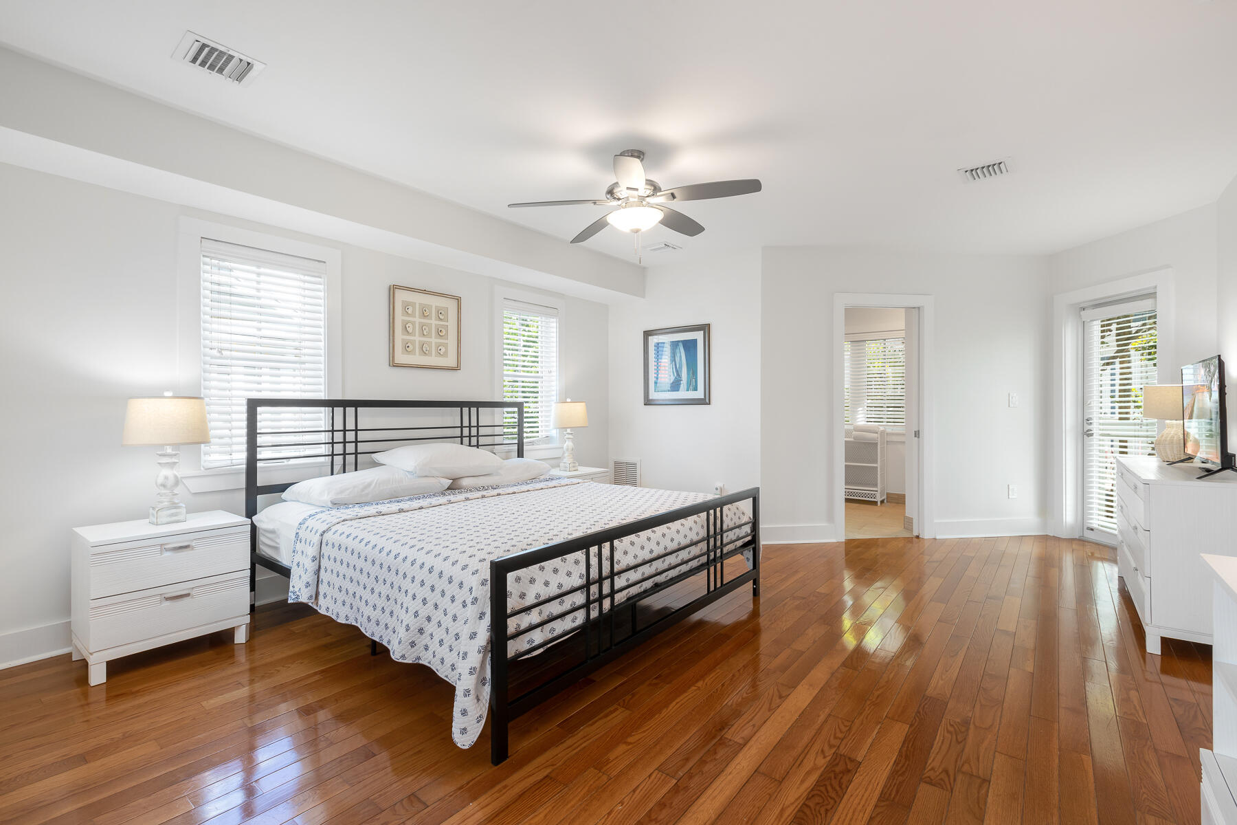 1011 Simonton Street, Unit 1 Key West, FL 33040 - Photo 15 of 33 1011 SIMONTON ST #1 WEB-16