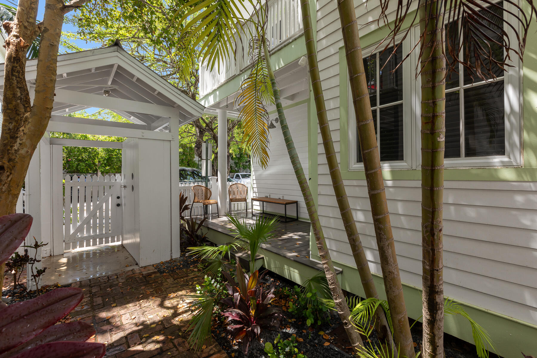 1011 Simonton Street, Unit 1 Key West, FL 33040 - Photo 2 of 33 1011 SIMONTON ST #1 WEB-3