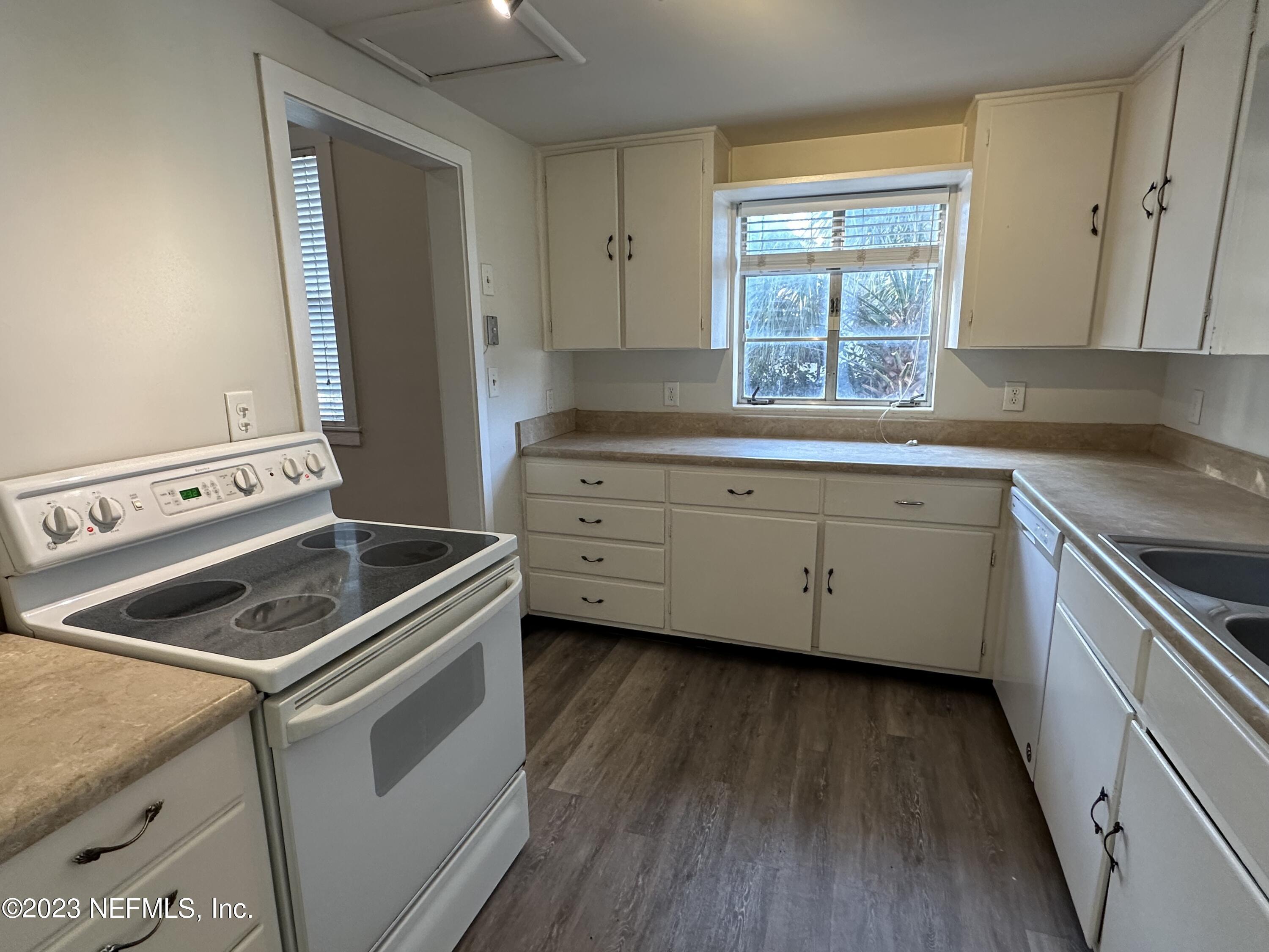 1824 Perry Place Jacksonville, FL 32207 - Photo 8 of 20 IMG-1788