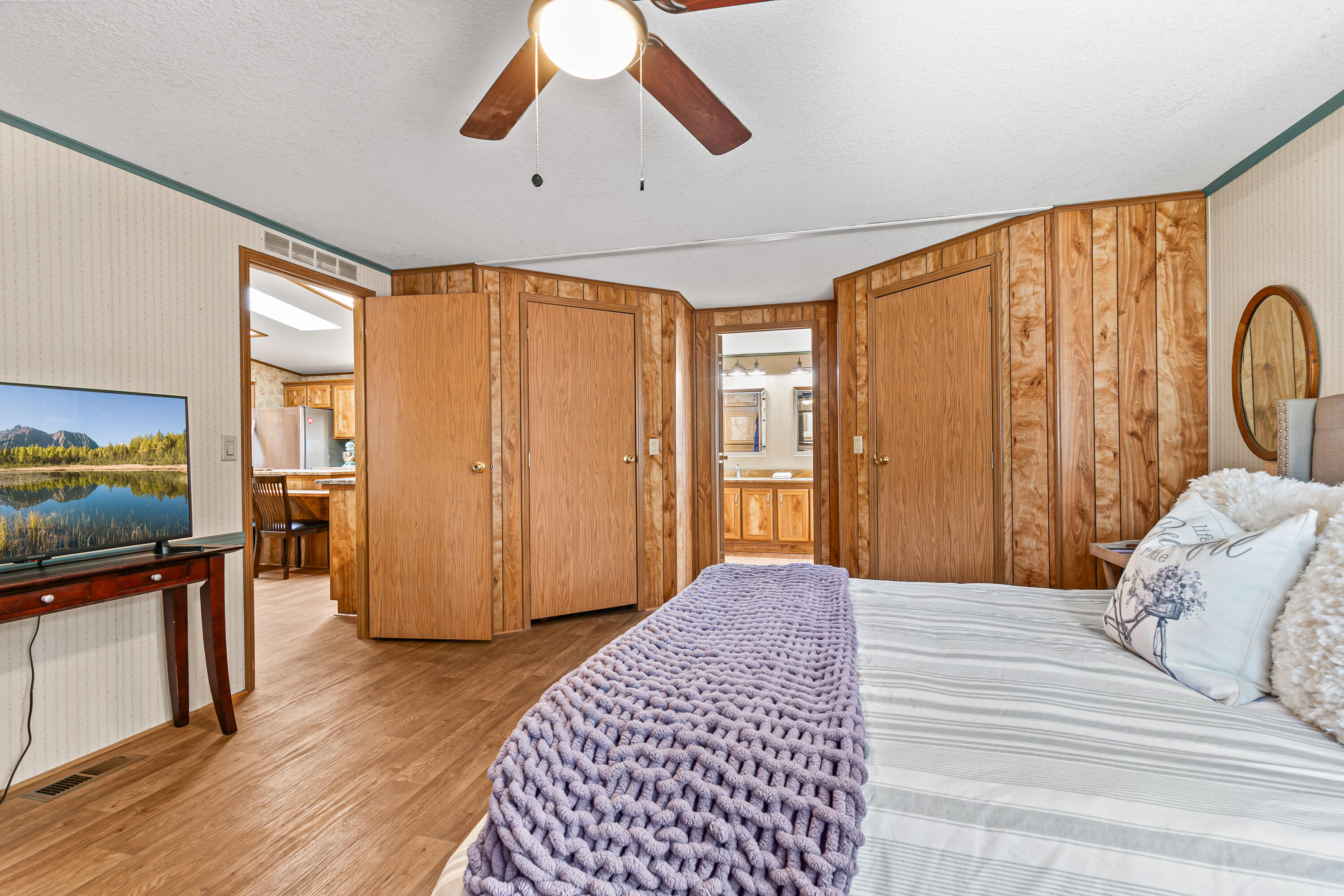 3610 Pleasant Creek Road Rogue River, OR 97537 - Photo 12 of 110 House 1 Master Bedroom