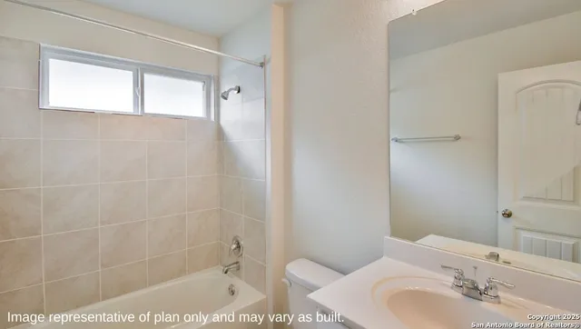 $319,999 | 12820 El Arrayan, Converse, TX 78109