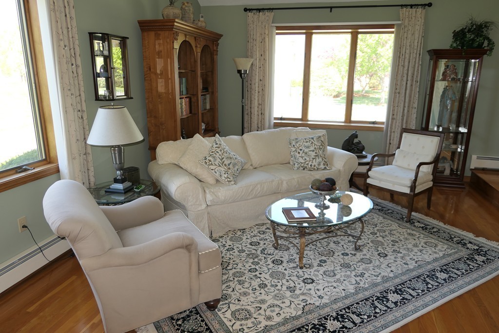 39 Andrews Road Wakefield, MA 01880 - Photo 5 of 30 Gallery Image 5