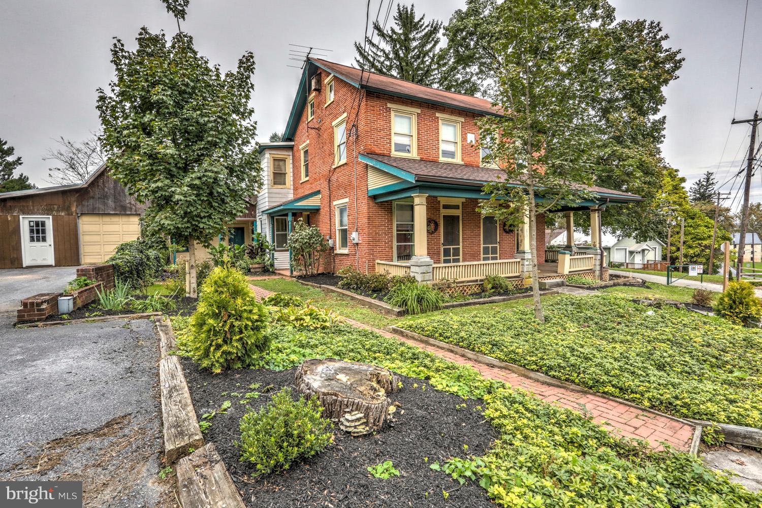 307 East Meadow Valley Road Lititz, PA 17543 - Photo 4 of 47