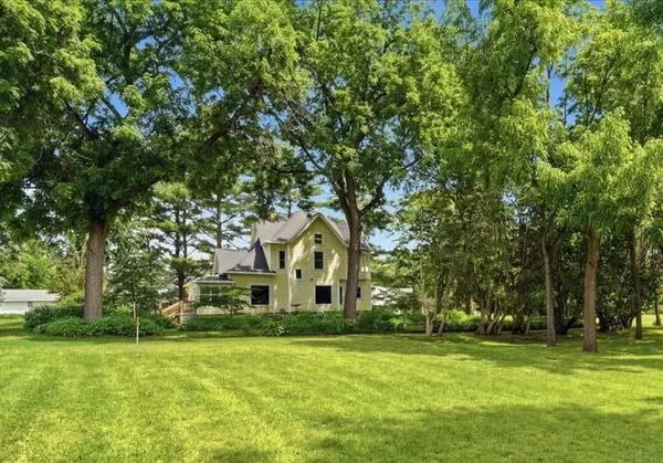 $575,000 | 221 Forrest Avenue, Denver, IA 50622