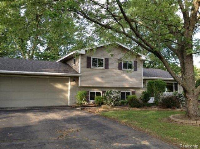 4980 Maybee Road Clarkston, MI 48348 - Photo 1 of 12 Maybee_001 (Small).jpg