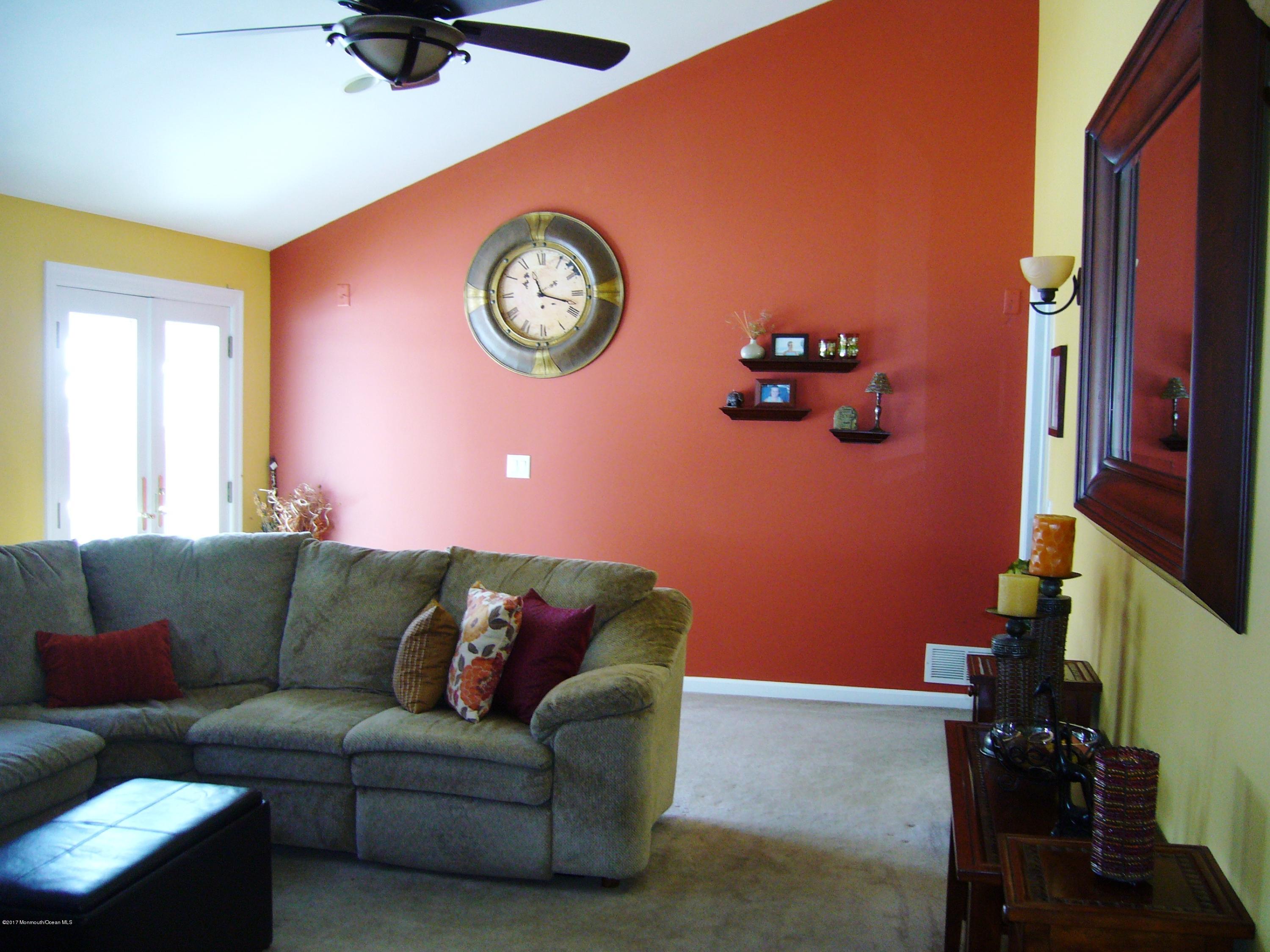 515 E Road Belford, NJ 07718 - Photo 8 of 21 515East FamRm1