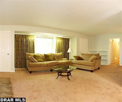 22263 Meridian Road Grosse Ile, MI 48138 - Photo 5 of 15 952547-4.JPG