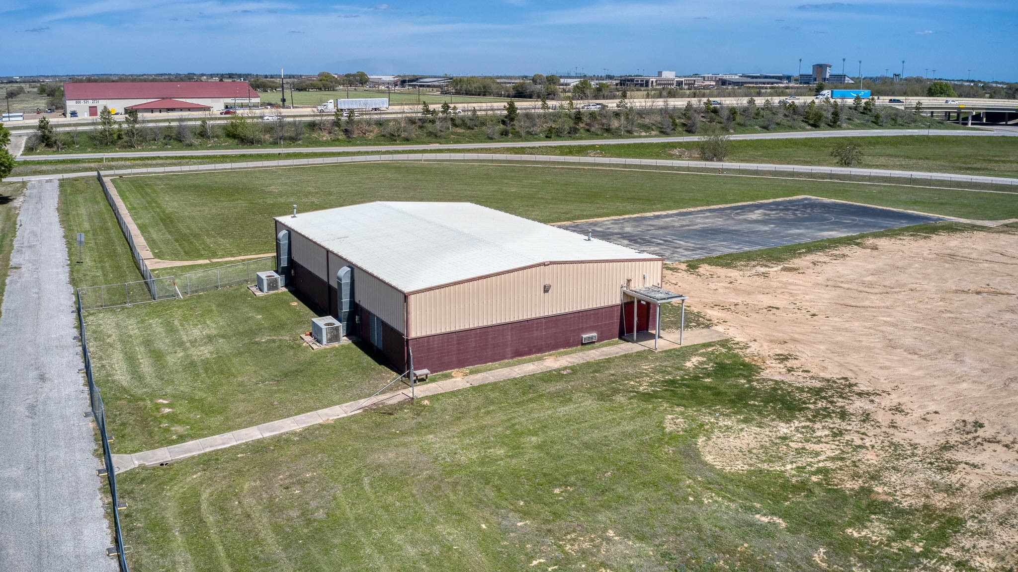 290 Rd Waller Tx 77484 Road Waller, TX 77484 - Photo 9 of 16 Functional 60x90 building/gymnasium