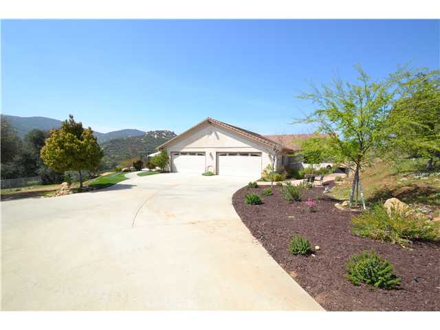 19562 Hidden Glen Road Alpine, CA 91901 - Photo 3 of 25