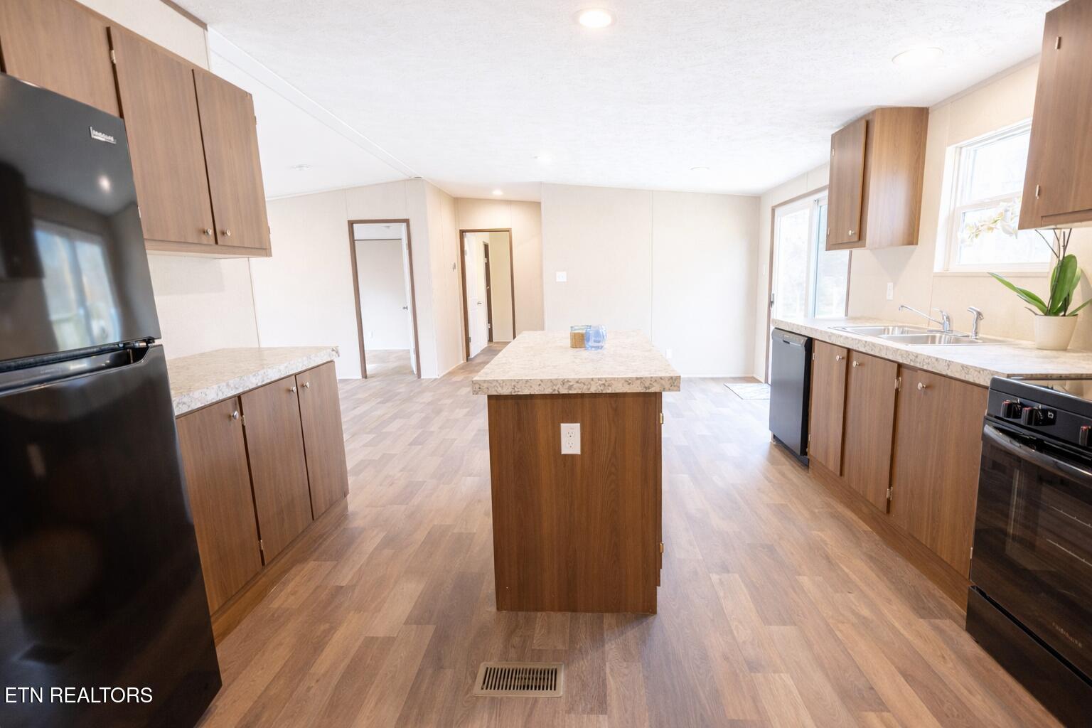 264 Harvest Street Newport, TN 37821 - Photo 8 of 23 9