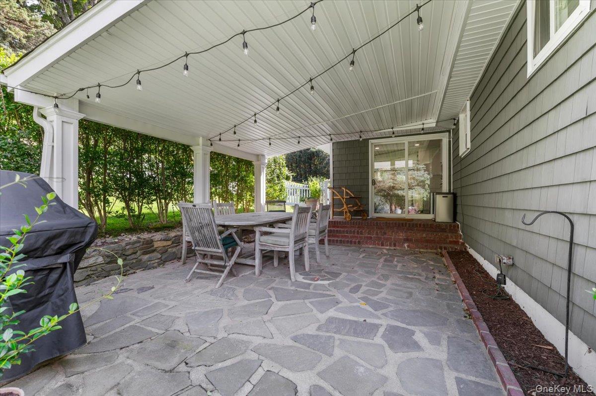 11 Portland Place Cold Spring Harbor, NY 11724 - Photo 28 of 36 Gallery Image 28