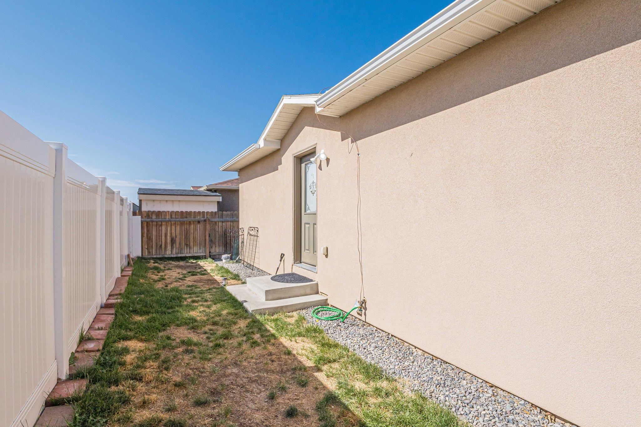 424 1/2 29 1/2 Road Grand Junction, CO 81504 - Photo 30 of 40 a backyard of a house