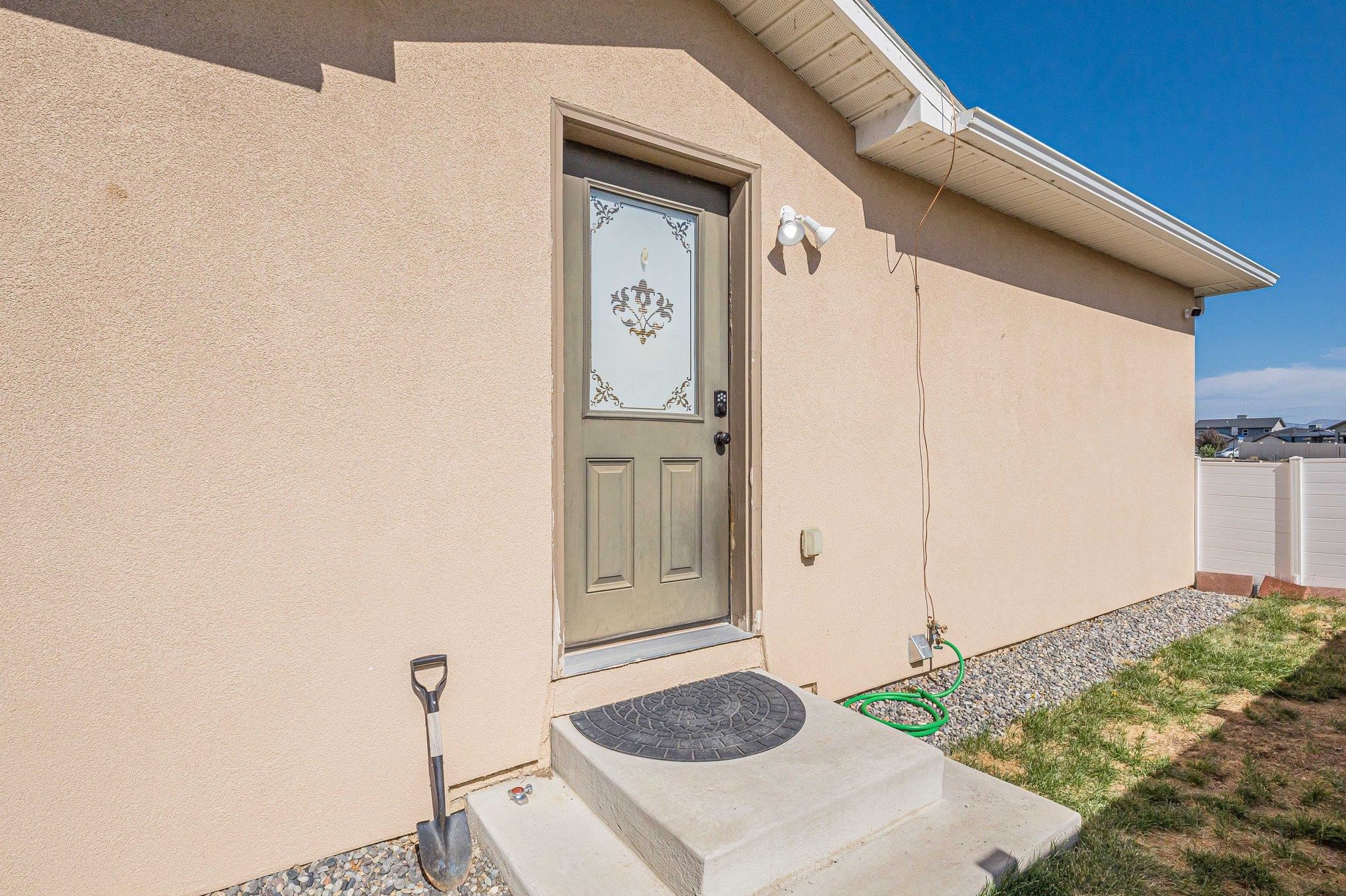 424 1/2 29 1/2 Road Grand Junction, CO 81504 - Photo 33 of 40 a front view of a house