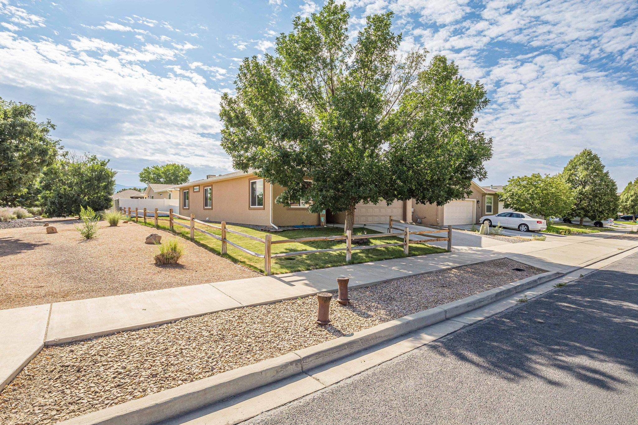 424 1/2 29 1/2 Road Grand Junction, CO 81504 - Photo 37 of 40 a view of a park with large trees