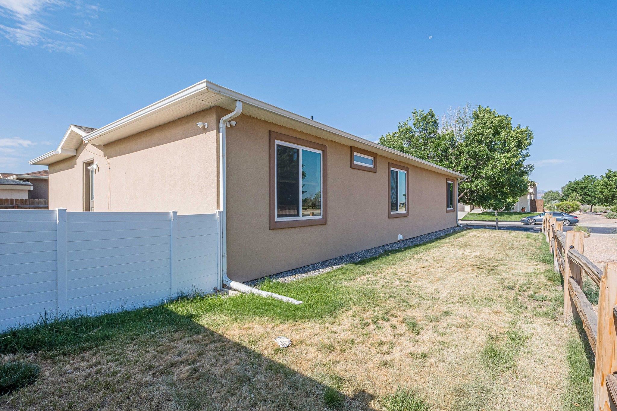 424 1/2 29 1/2 Road Grand Junction, CO 81504 - Photo 40 of 40 a backyard of a house