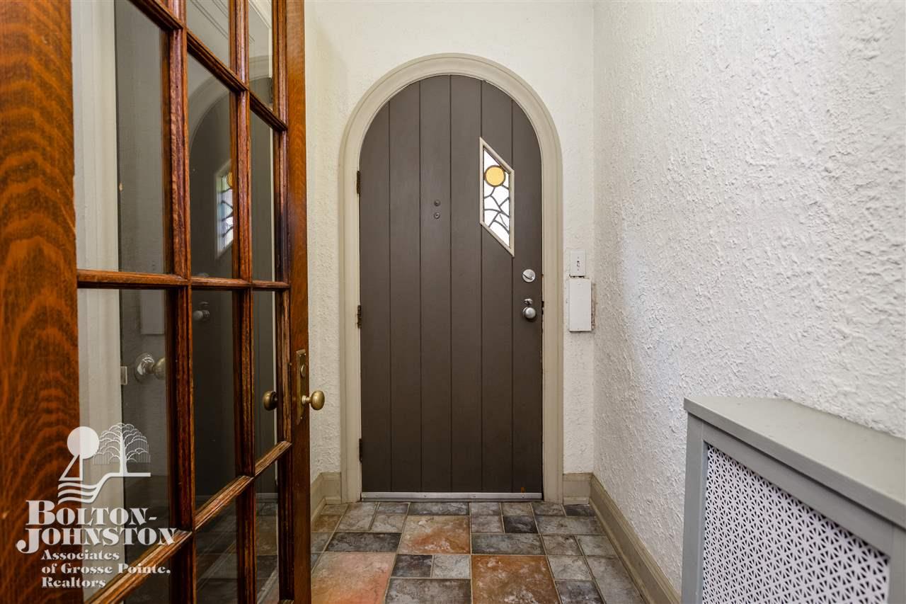 590 Barrington Road Grosse Pointe Park, MI 48230 - Photo 5 of 63