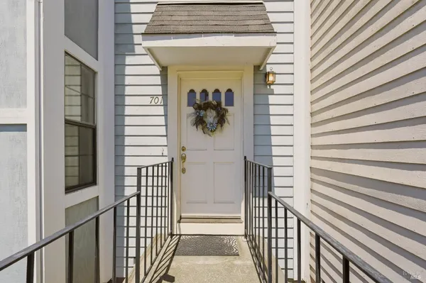 $475,000 | 701 Military East, Benicia, CA 94510
