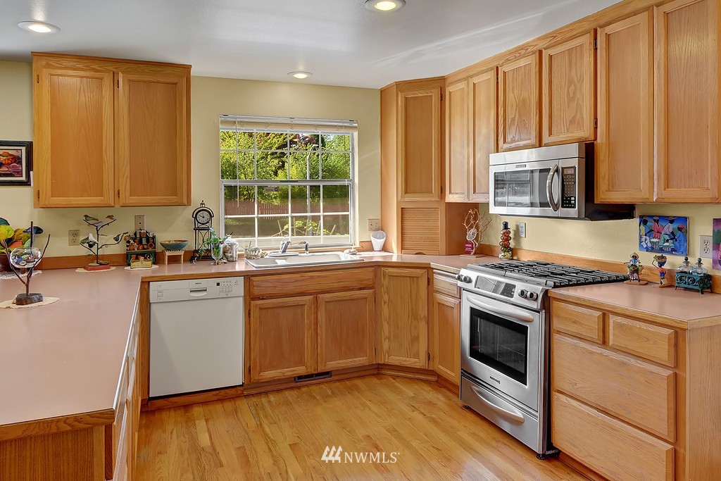 2605 Mill Avenue South Renton, WA 98055 - Photo 7 of 20