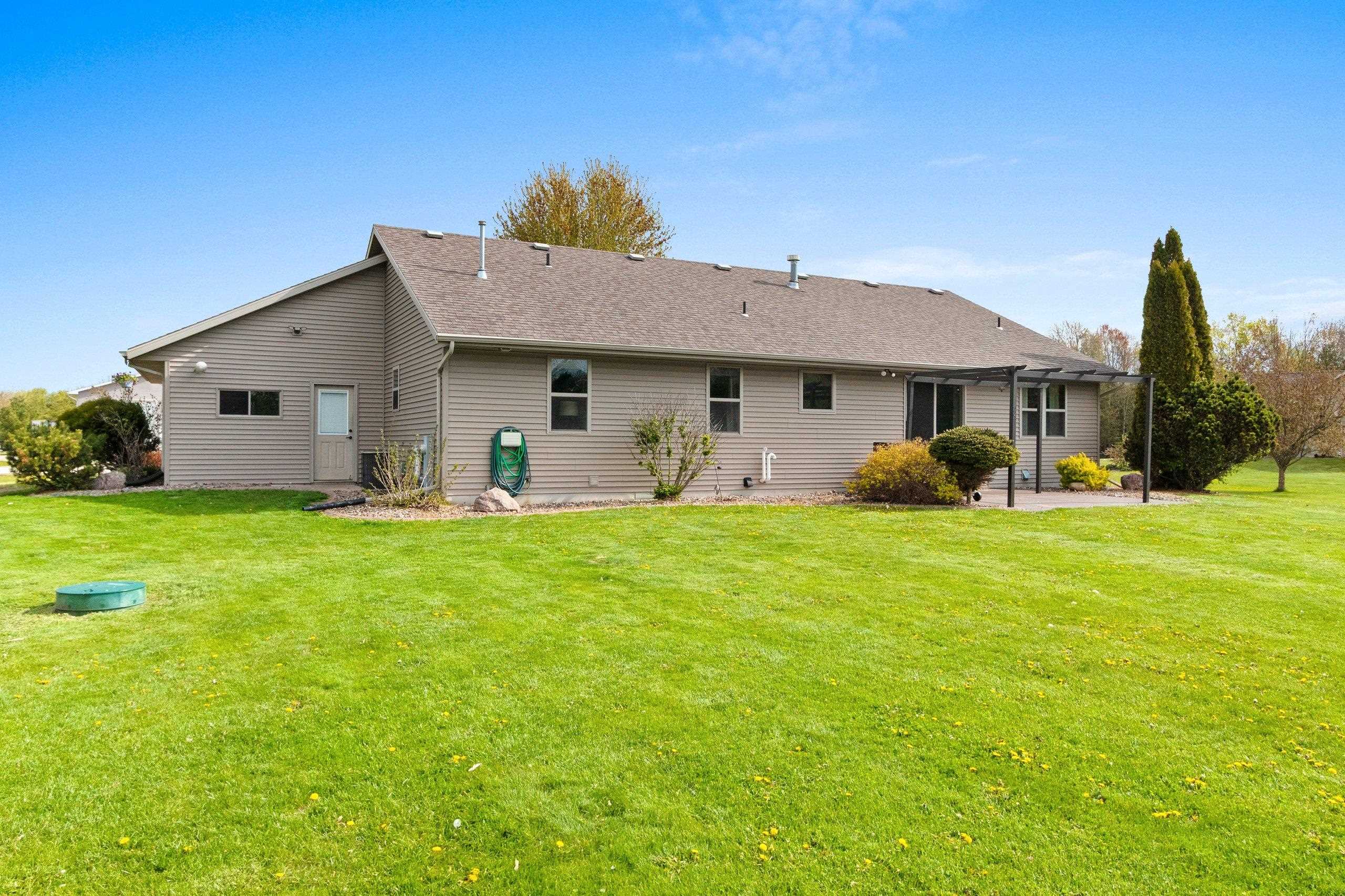 334 Falcon Circle Pulaski, WI 54162 - Photo 35 of 51