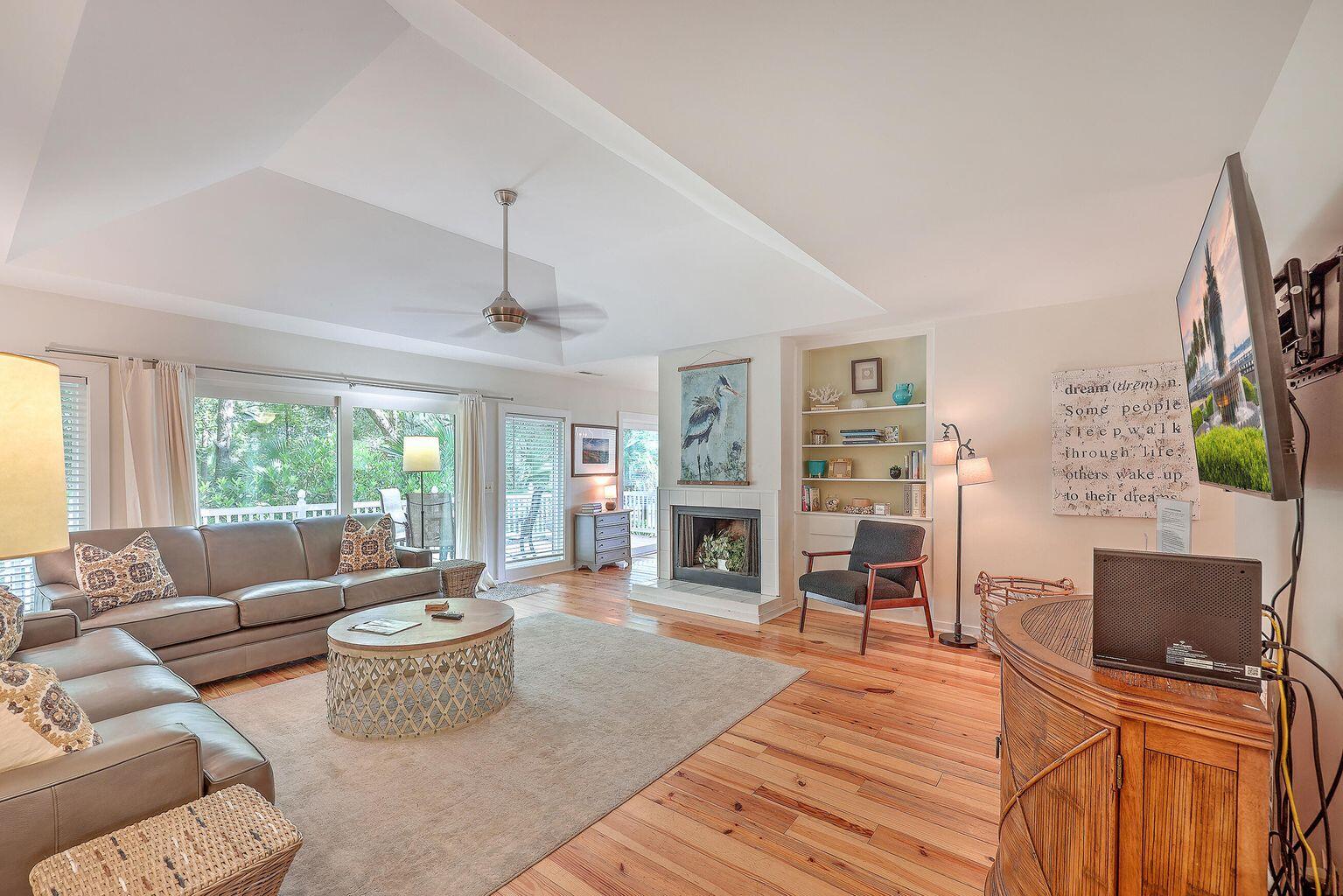 52 Eugenia Avenue Johns Island, SC 29455 - Photo 10 of 32 Living Room 4