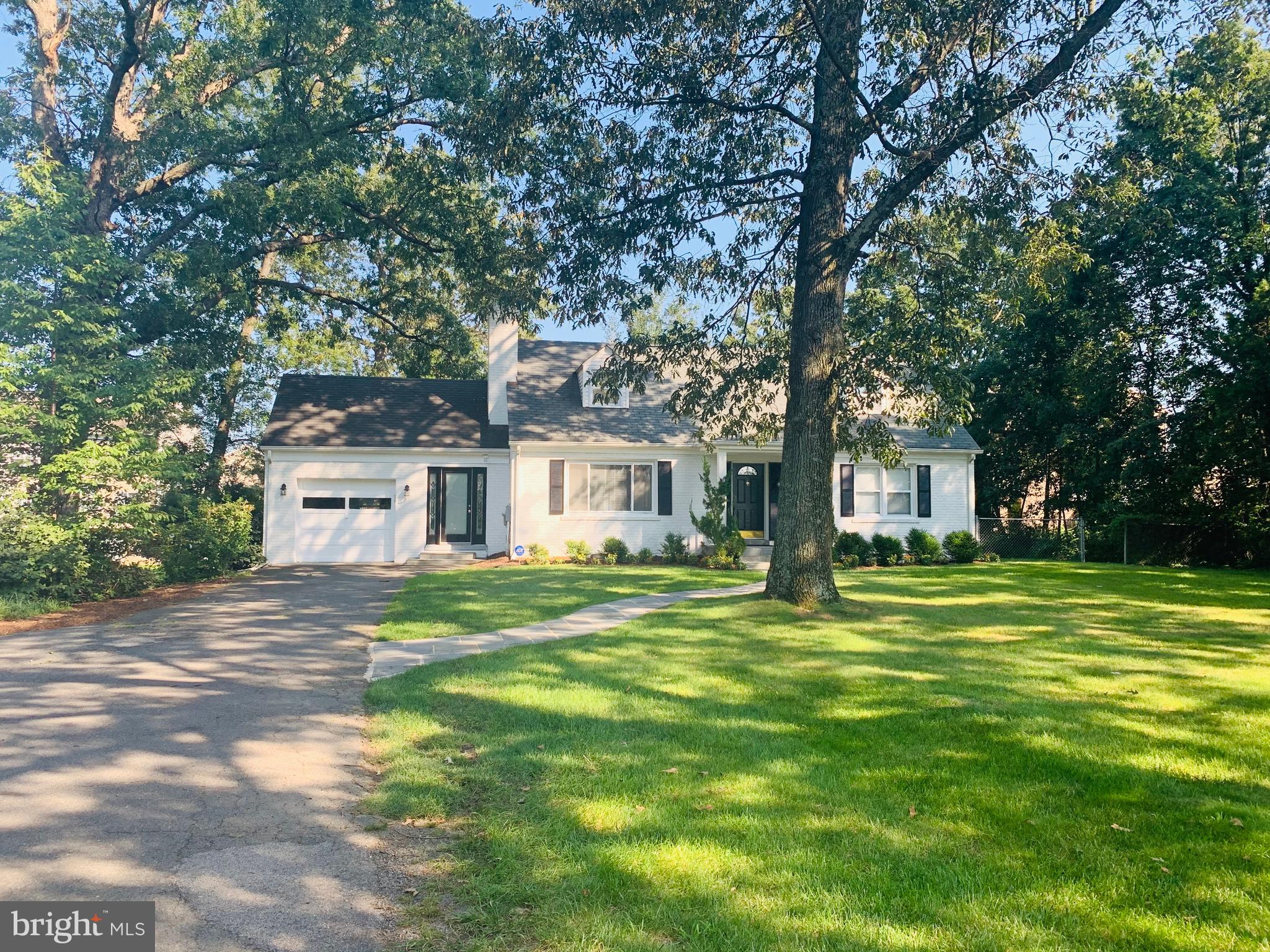 21084 Potomac View Road Sterling, VA 20164 - Photo 1 of 85