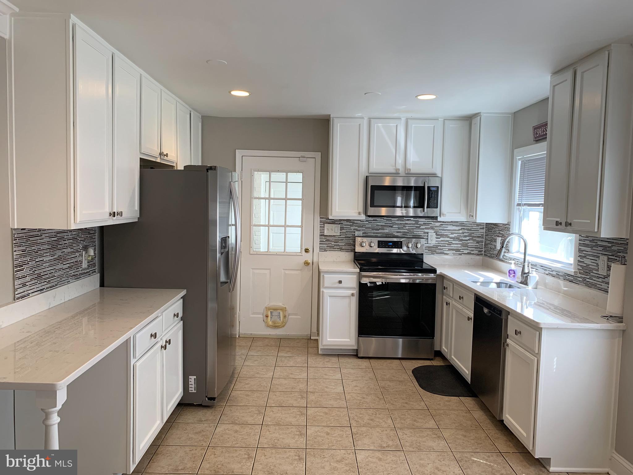 21084 Potomac View Road Sterling, VA 20164 - Photo 14 of 85