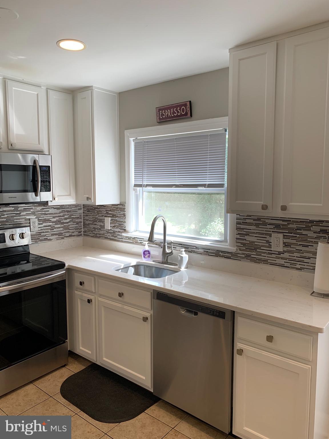 21084 Potomac View Road Sterling, VA 20164 - Photo 16 of 85 New granite counter tops