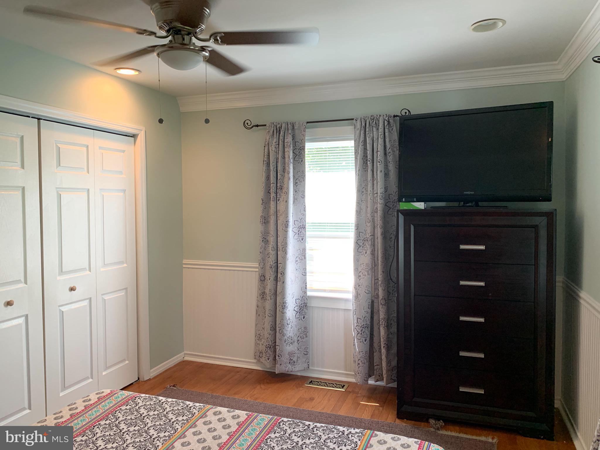 21084 Potomac View Road Sterling, VA 20164 - Photo 28 of 85 Main Level Bedroom 1 (Master)