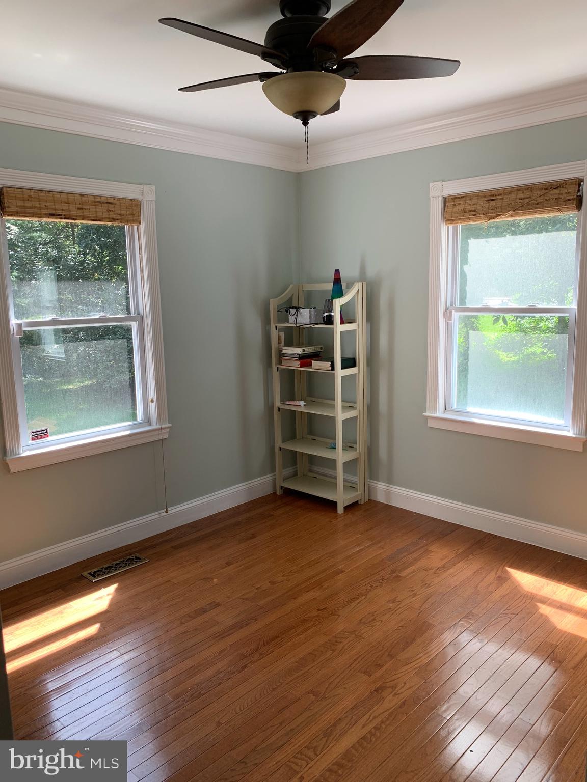 21084 Potomac View Road Sterling, VA 20164 - Photo 29 of 85 Main Level bedroom 2