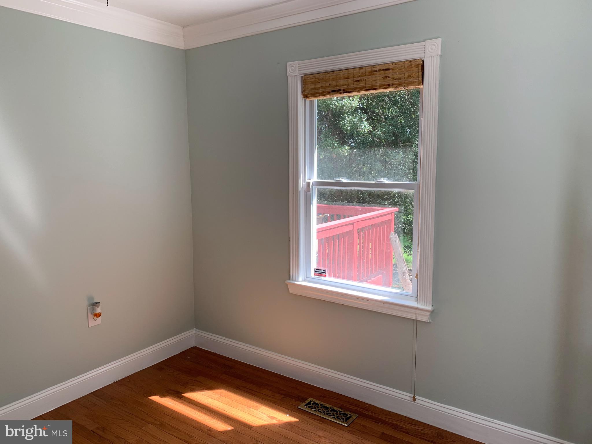 21084 Potomac View Road Sterling, VA 20164 - Photo 30 of 85 Main level - Bedroom 2