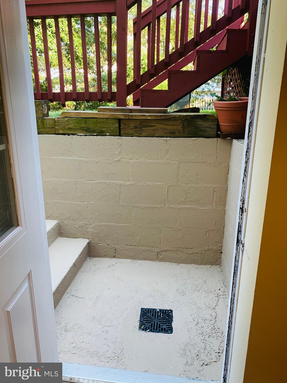 21084 Potomac View Road Sterling, VA 20164 - Photo 55 of 85 Basement Private Entrance