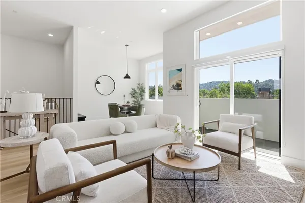 $6,295 | 12078 Guerin Street, Unit 407, Studio City, CA 91604