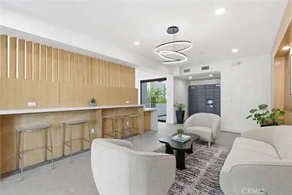 $6,295 | 12078 Guerin Street, Unit 407, Studio City, CA 91604