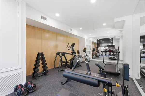 $6,295 | 12078 Guerin Street, Unit 407, Studio City, CA 91604
