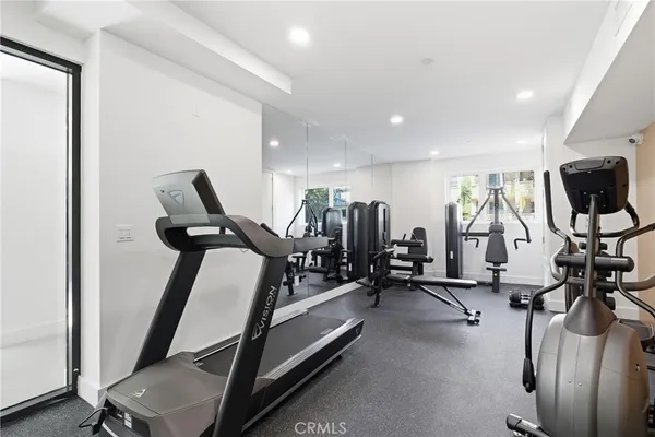 $6,295 | 12078 Guerin Street, Unit 407, Studio City, CA 91604