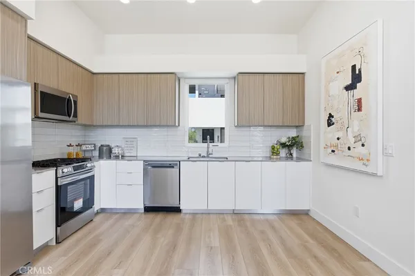 $6,295 | 12078 Guerin Street, Unit 407, Studio City, CA 91604