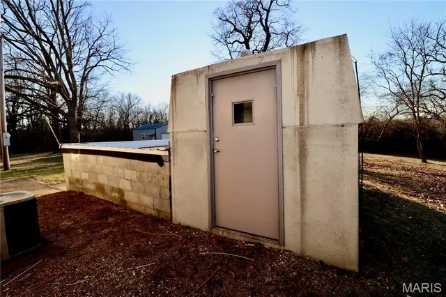 $265,000 | 19701 Universal Drive, Falcon, MO 65470