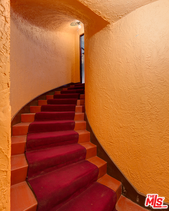1003 Benedict Canyon Drive Beverly Hills, CA 90210 - Photo 26 of 35 a view of entryway