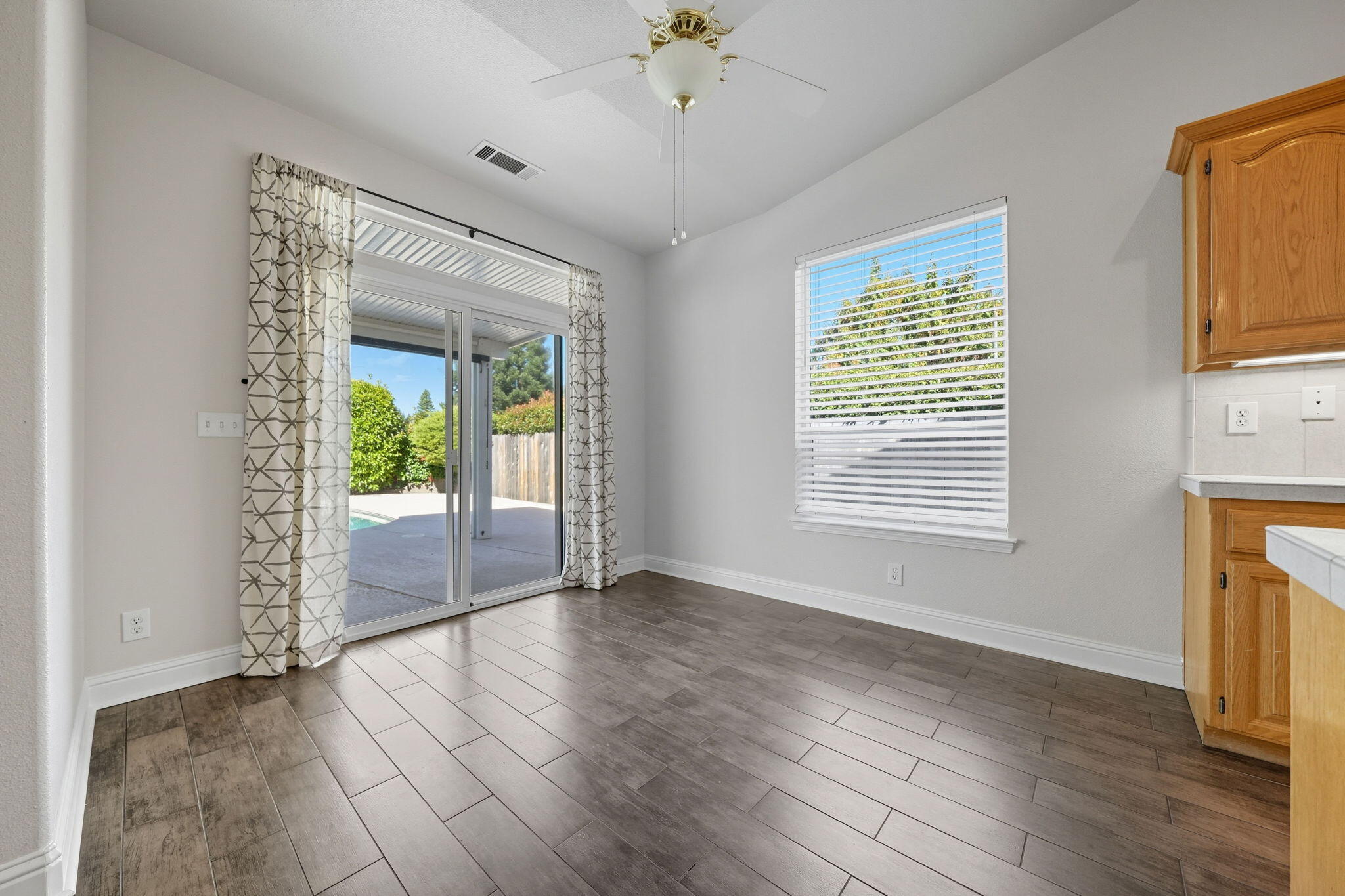 4810 Rising River Court Redding, CA 96002 - Photo 33 of 49 Nook