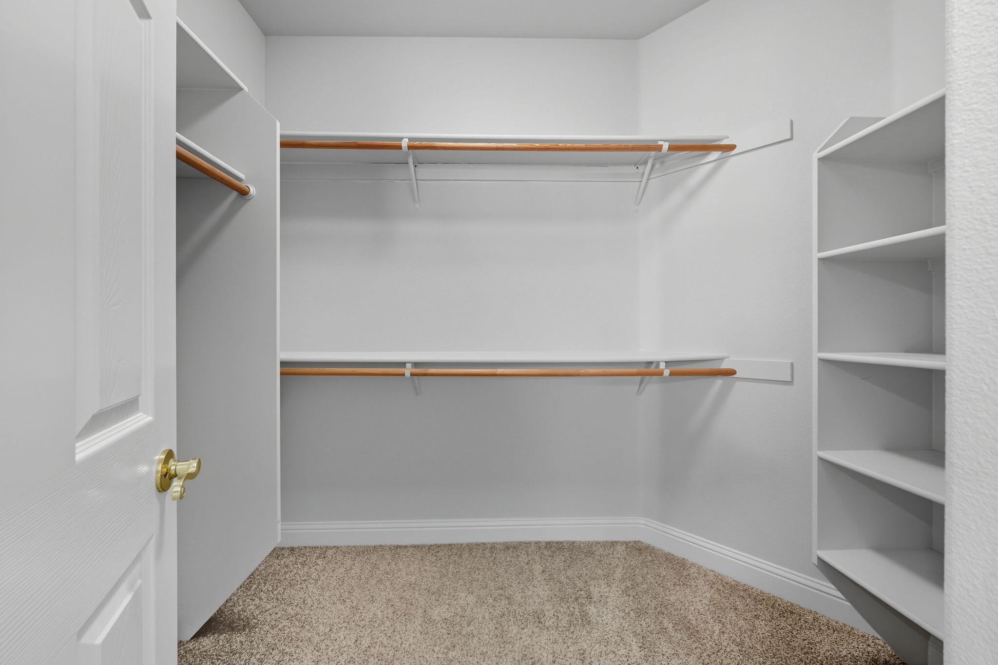 4810 Rising River Court Redding, CA 96002 - Photo 41 of 49 Primary walk-in