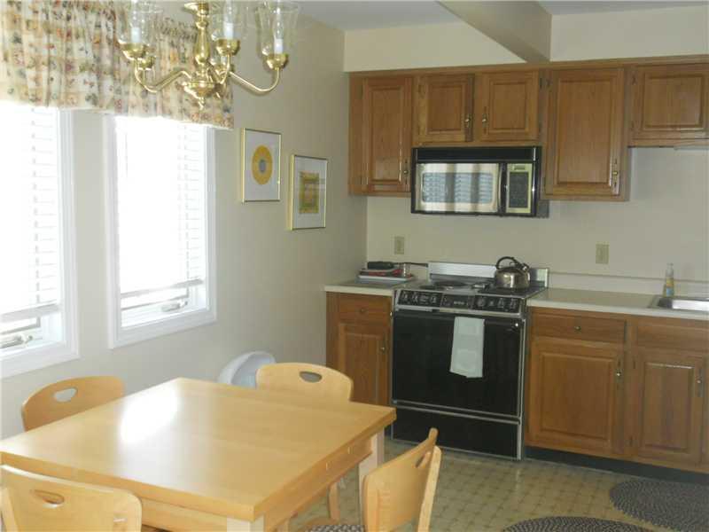 239 Sea Road, Unit 35 Kennebunk, ME 04043 - Photo 6 of 14 Kitchen.
