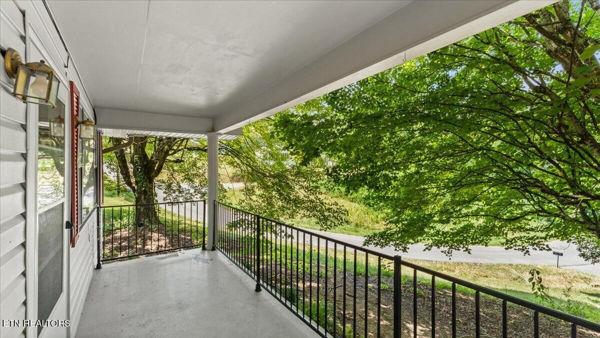 2486 Smallen Road Loudon, TN 37774 - Photo 3 of 23