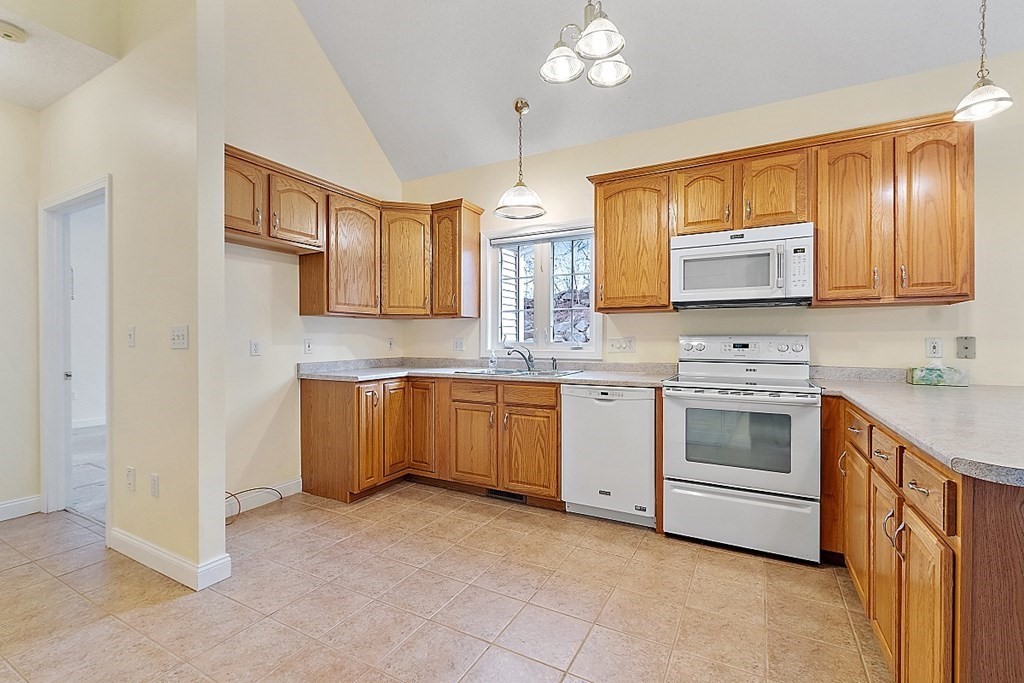 5 Arbor Road, Unit 5 Dracut, MA 01826 - Photo 18 of 35 Gallery Image 18