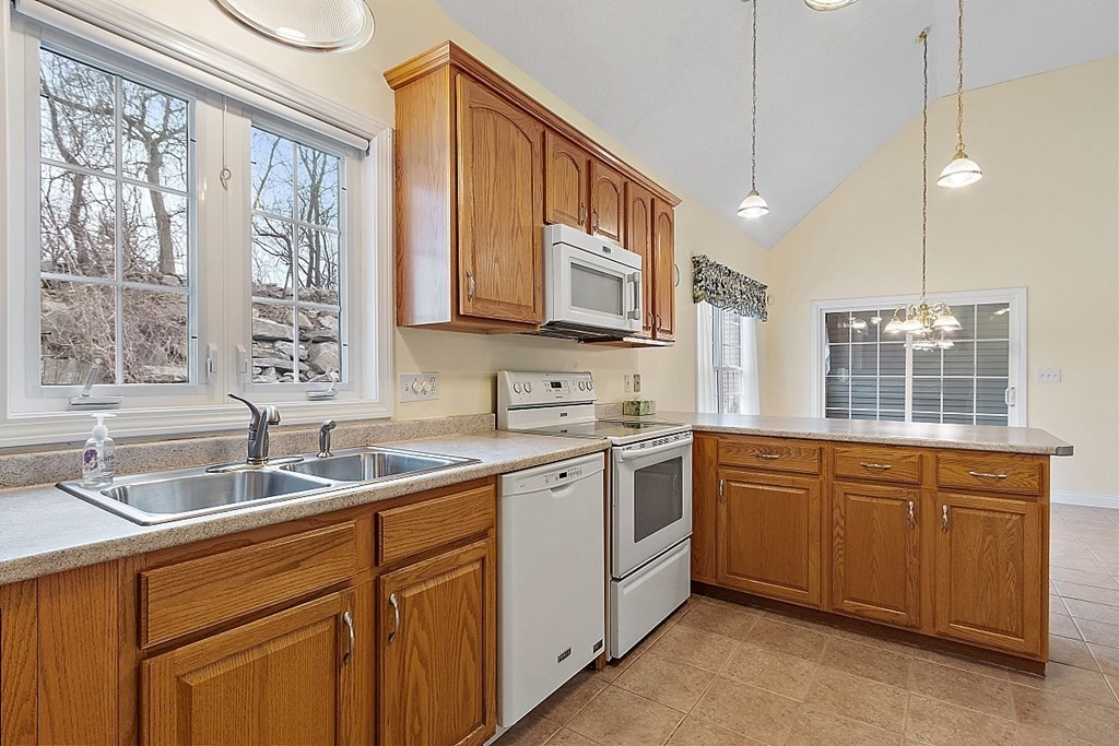 5 Arbor Road, Unit 5 Dracut, MA 01826 - Photo 19 of 35 Gallery Image 19