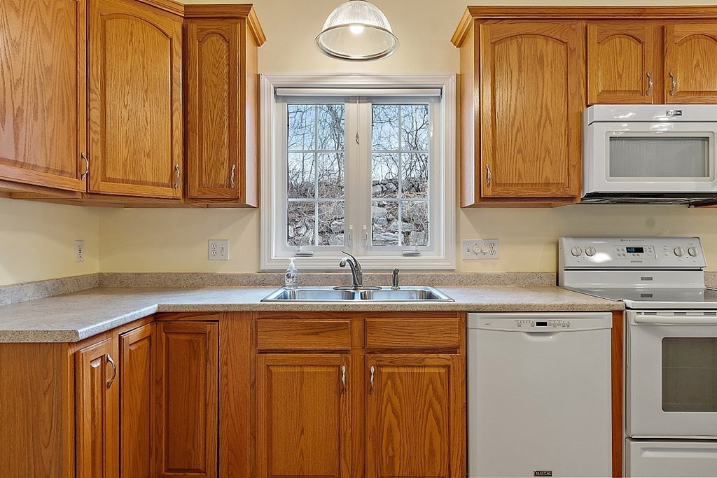 5 Arbor Road, Unit 5 Dracut, MA 01826 - Photo 20 of 35 Gallery Image 20