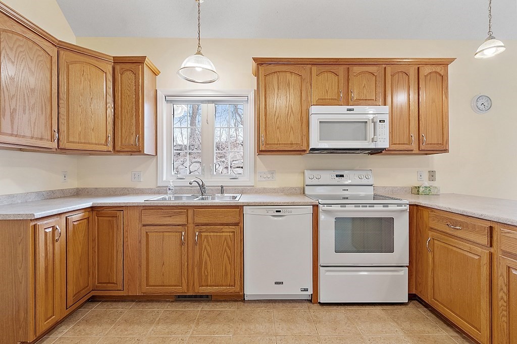 5 Arbor Road, Unit 5 Dracut, MA 01826 - Photo 22 of 35 Gallery Image 22