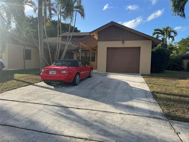 $2,800 | 12449 Guilford Way, Wellington, FL 33414